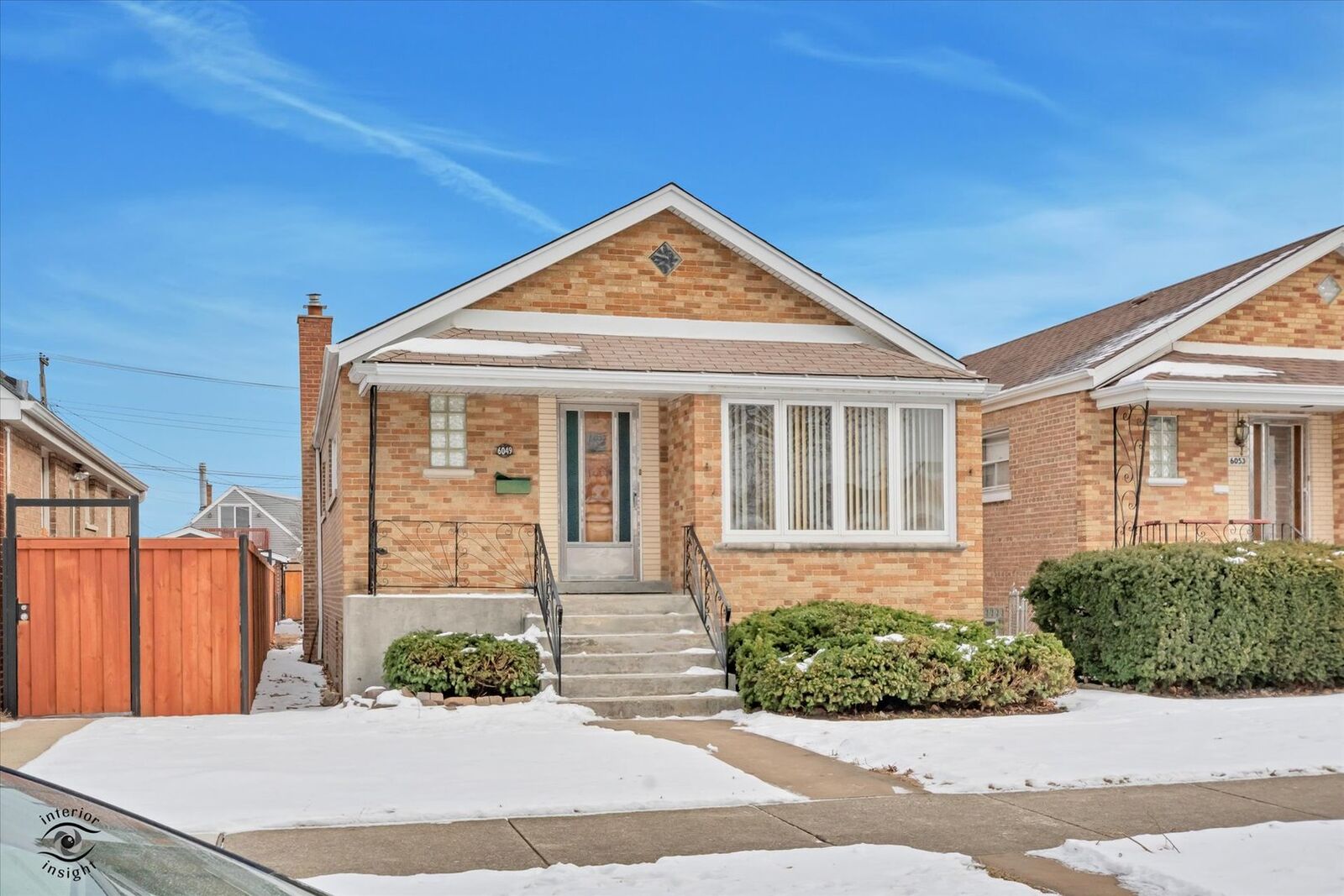 Property Photo:  6049 S Mobile Avenue  IL 60638 
