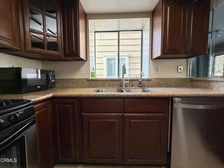 Property Photo:  456 E San Jose Avenue F  CA 91501 