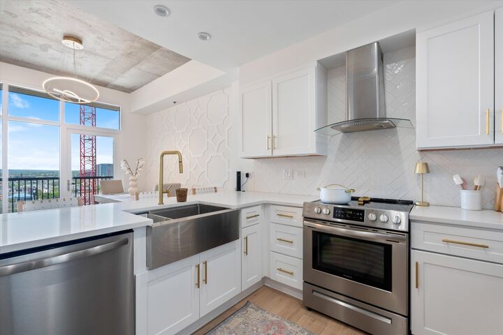 Property Photo:  1510 Demonbreun St 807  TN 37203 