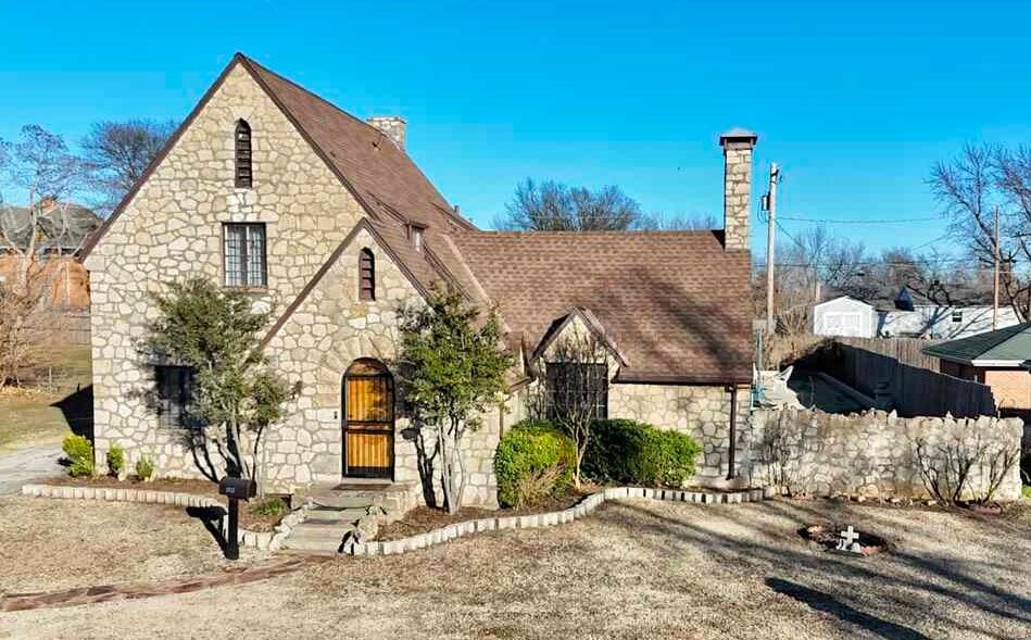 Property Photo:  1315 S 7th Street  OK 74601 