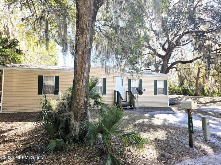Property Photo:  104 Lunker Lodge Road  FL 32139 