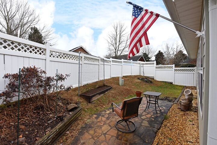 Property Photo:  414 Longview Circle  GA 30546 