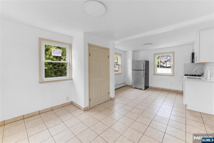 Property Photo:  70 Hille Place 2  NJ 07660 