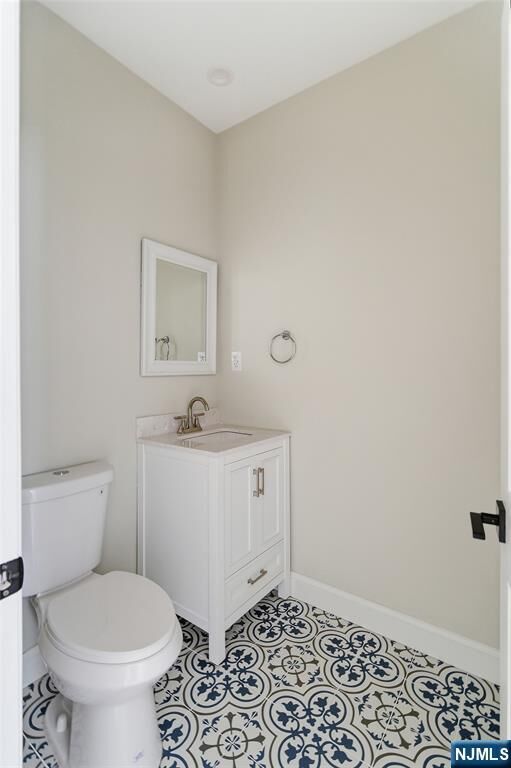 Property Photo:  239 Greenway Terrace  NJ 07661 