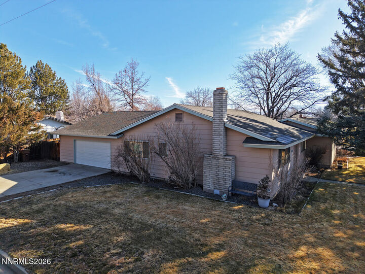 Property Photo: 1611 Wildrose Drive NV 89423