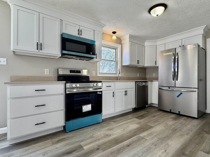 Property Photo:  186 Grand Avenue  NH 03109 