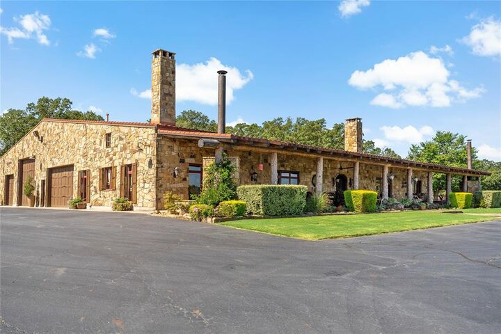 Property Photo:  1450 County Road 36330  TX 75486 