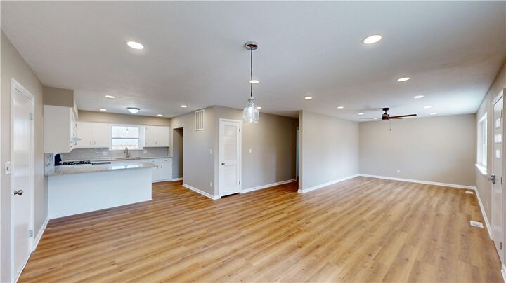 Property Photo: 2014 Dee Avenue AR 72762