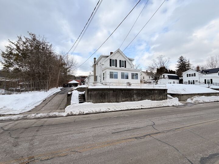 Property Photo:  28 Eastford Road  MA 01550 