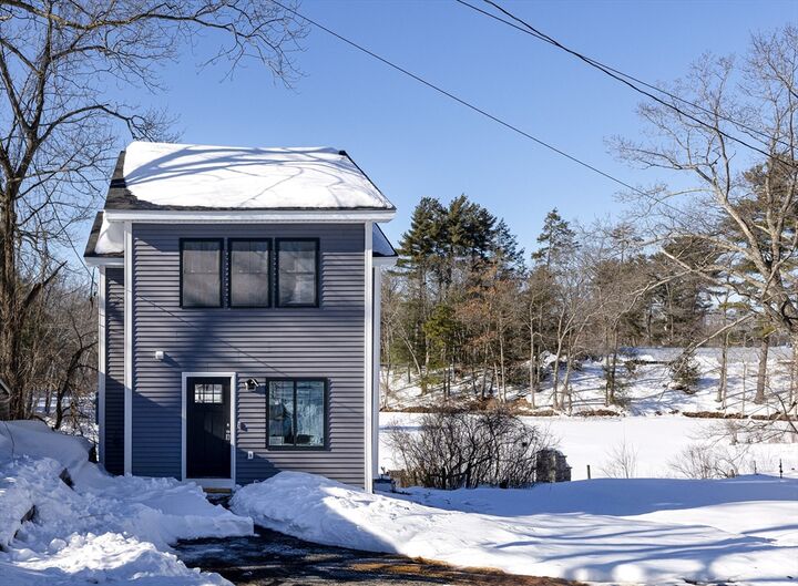 Property Photo:  6 Hillside Rd  MA 01532 
