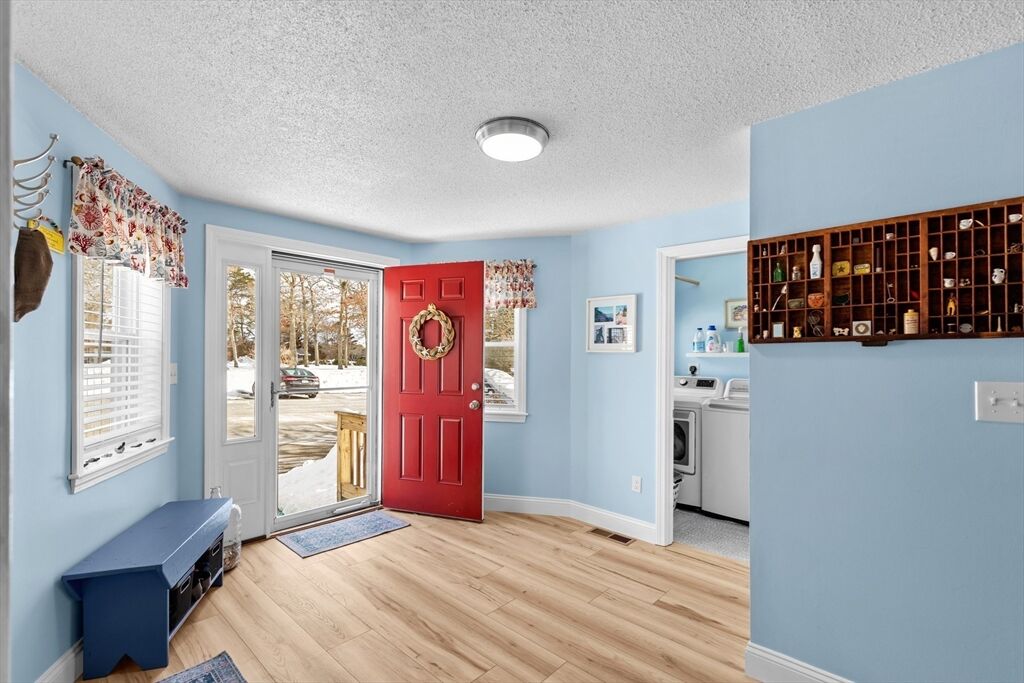 Property Photo:  4 Harbor Hill Dr 4  MA 02532 