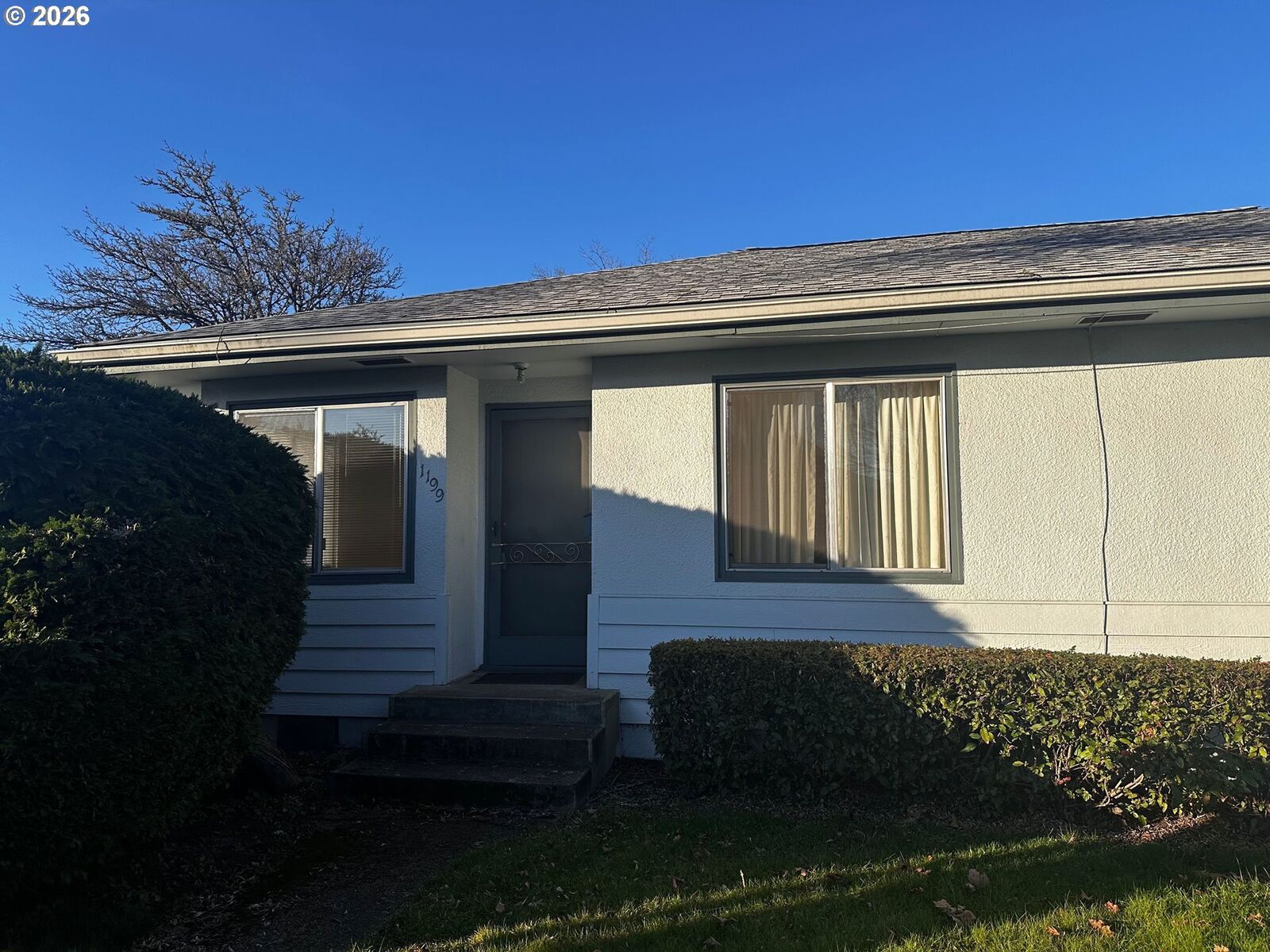 Property Photo:  1197 W 11th Ave  OR 97402 