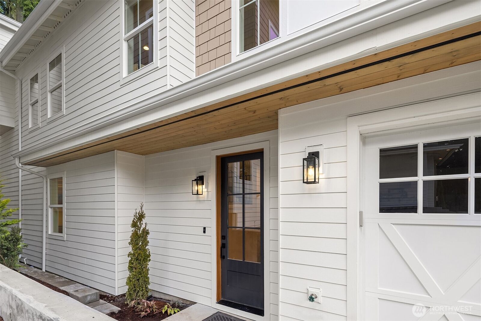 Property Photo:  11814 NE 103rd Place  WA 98033 