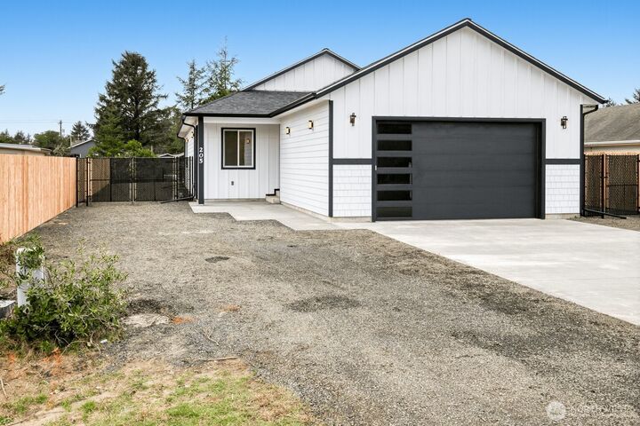 Property Photo:  205  Canal Drive SE  WA 98569 