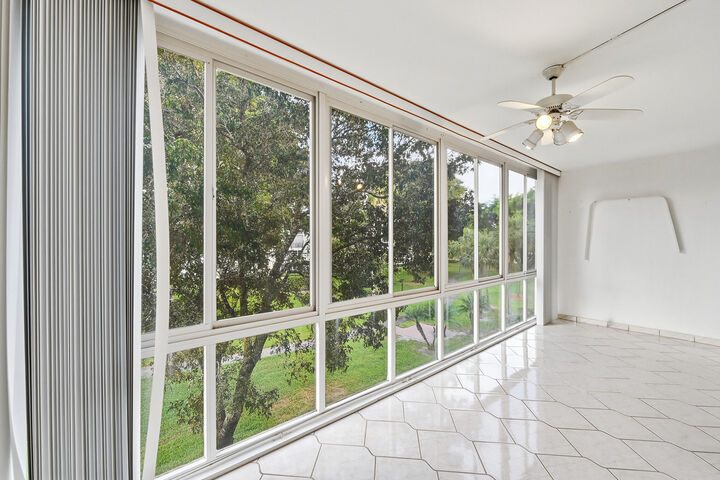 Property Photo:  2302 Lucaya Lane E3  FL 33066 