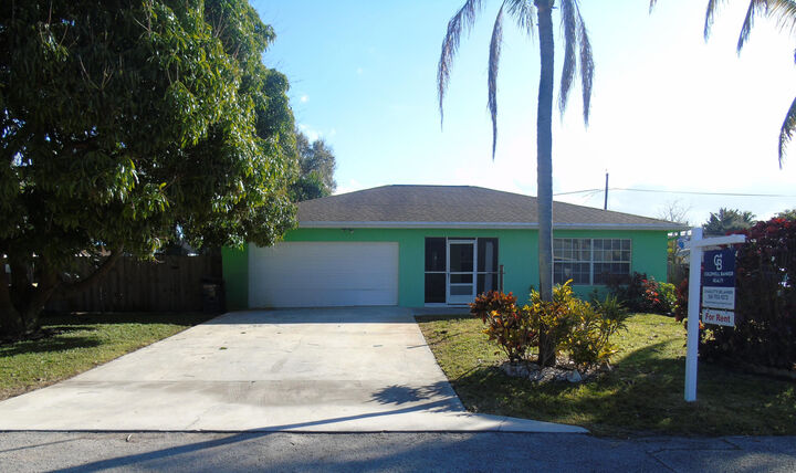 Property Photo:  6902 S Plymouth Drive  FL 33462 