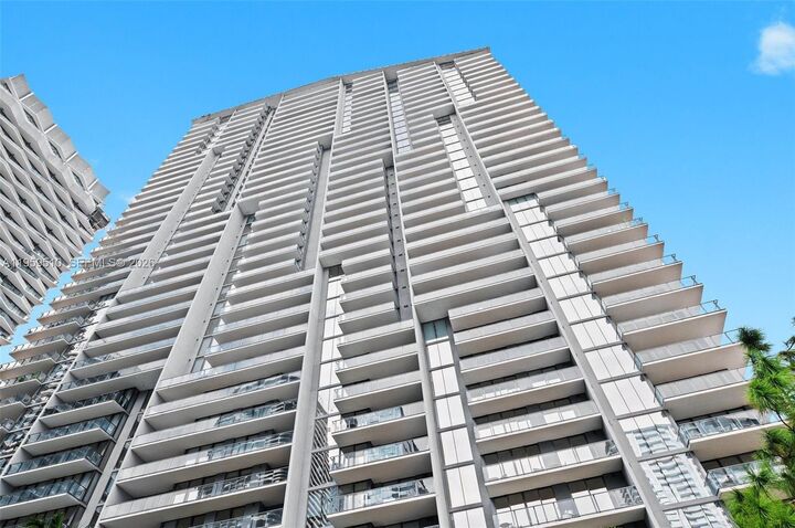 Property Photo:  88 SW 7th St 3612  FL 33130 