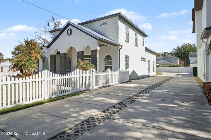 Property Photo:  3309 Helen Avenue  FL 32804 