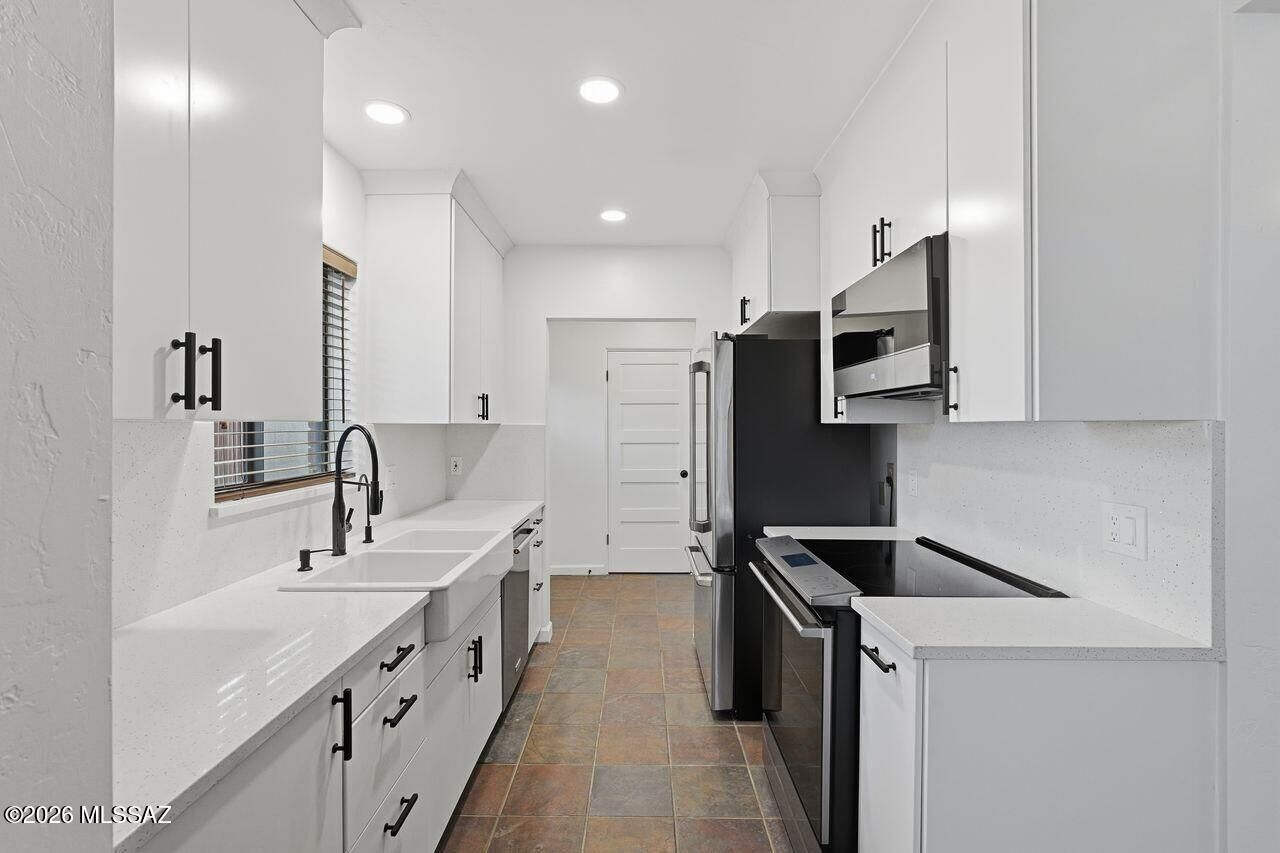 Property Photo:  1511 E Miles Street  AZ 85719 