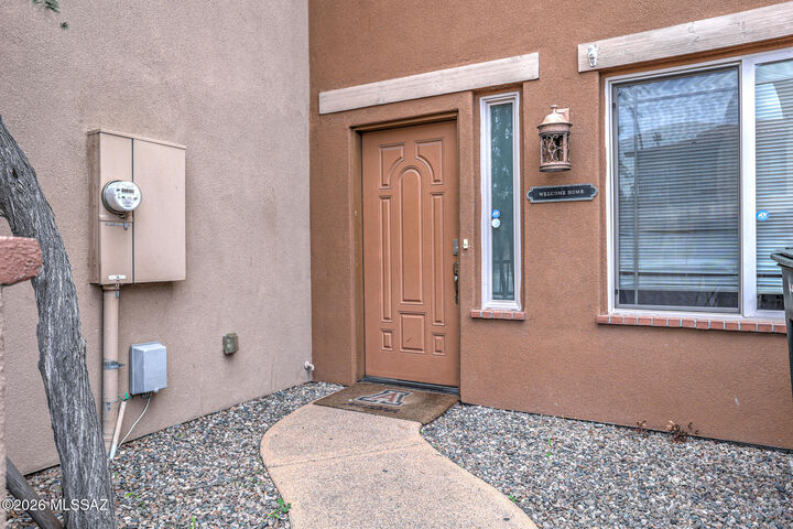 Property Photo:  120 S Placita Colonia Solana  AZ 85716 