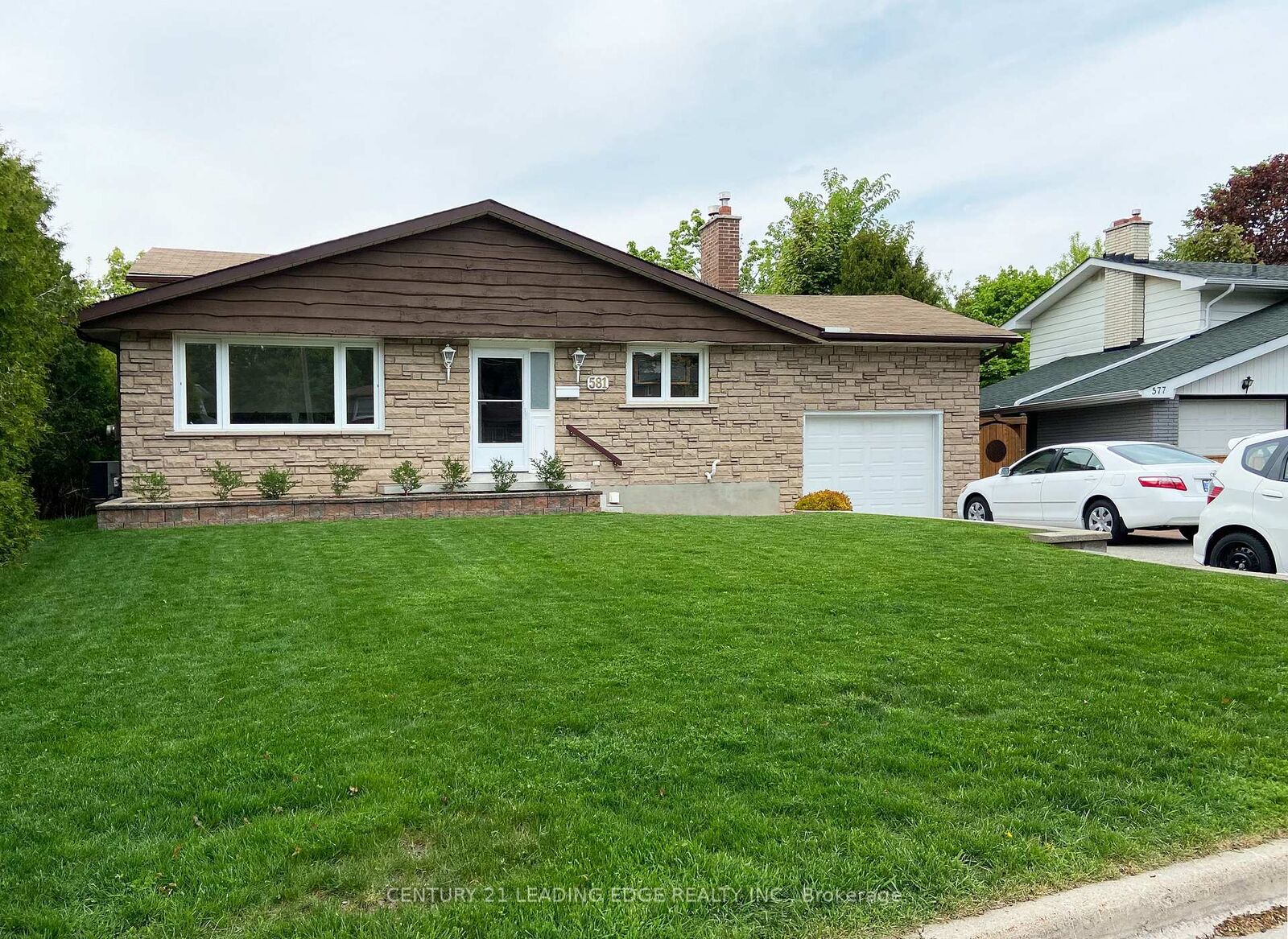Property Photo:  581 Arnhem Drive  ON L1G 2J7 