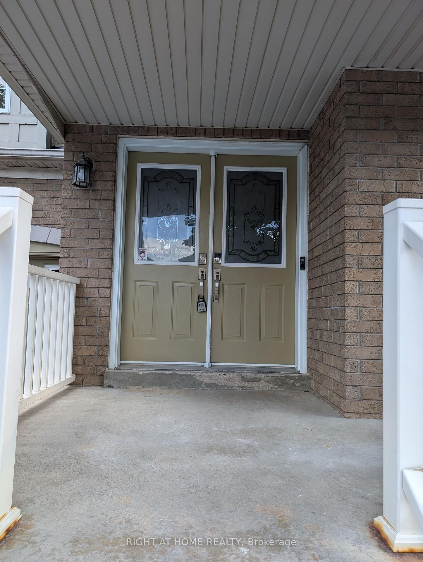 Property Photo: 158 Hollywood Hill Circle ON L4H 2P2
