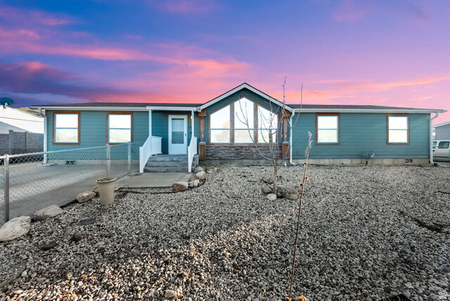 Property Photo: 745 Van Dyke Way UT 84074