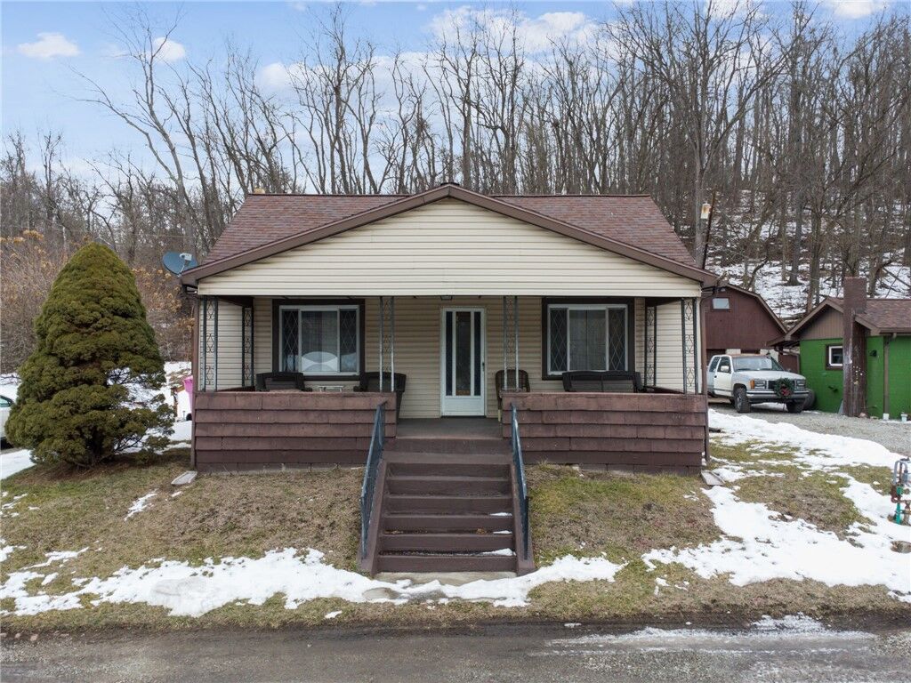 Property Photo: 725 3rd Ave PA 15083