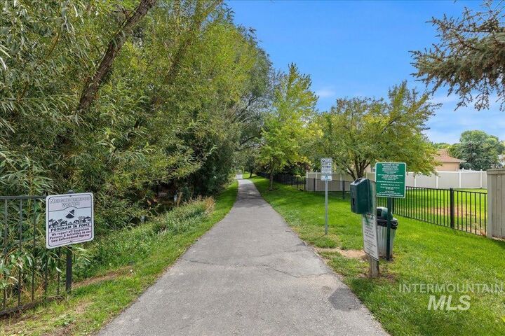 Property Photo:  1419 W Lark Ct  ID 83651 