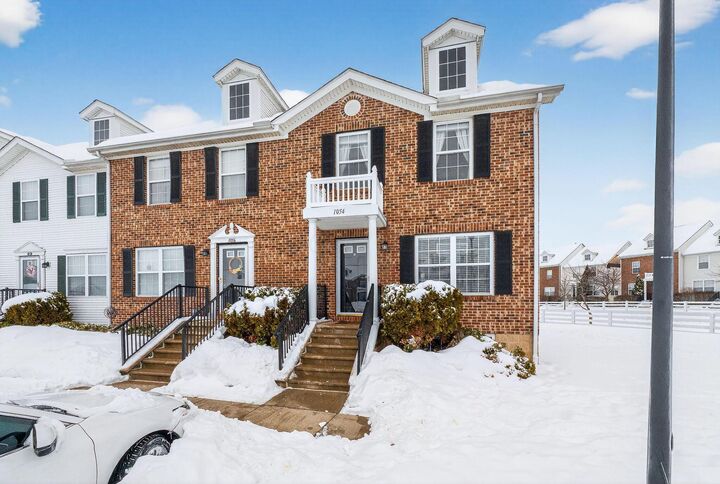 Property Photo:  1054 Shady Lake Drive  OH 43228 