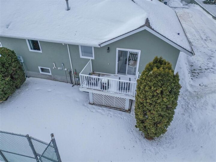 Property Photo:  16 Carlton Place  MB R7B 3Y1 