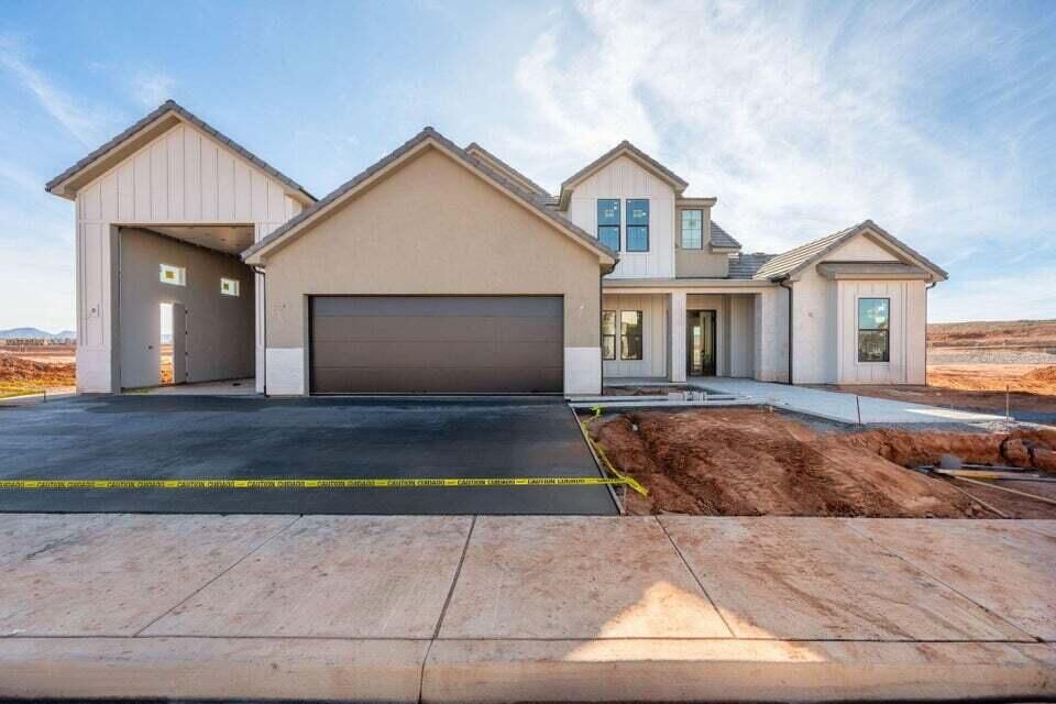 Property Photo:  836 E Sunny Shr Dr  UT 84780 