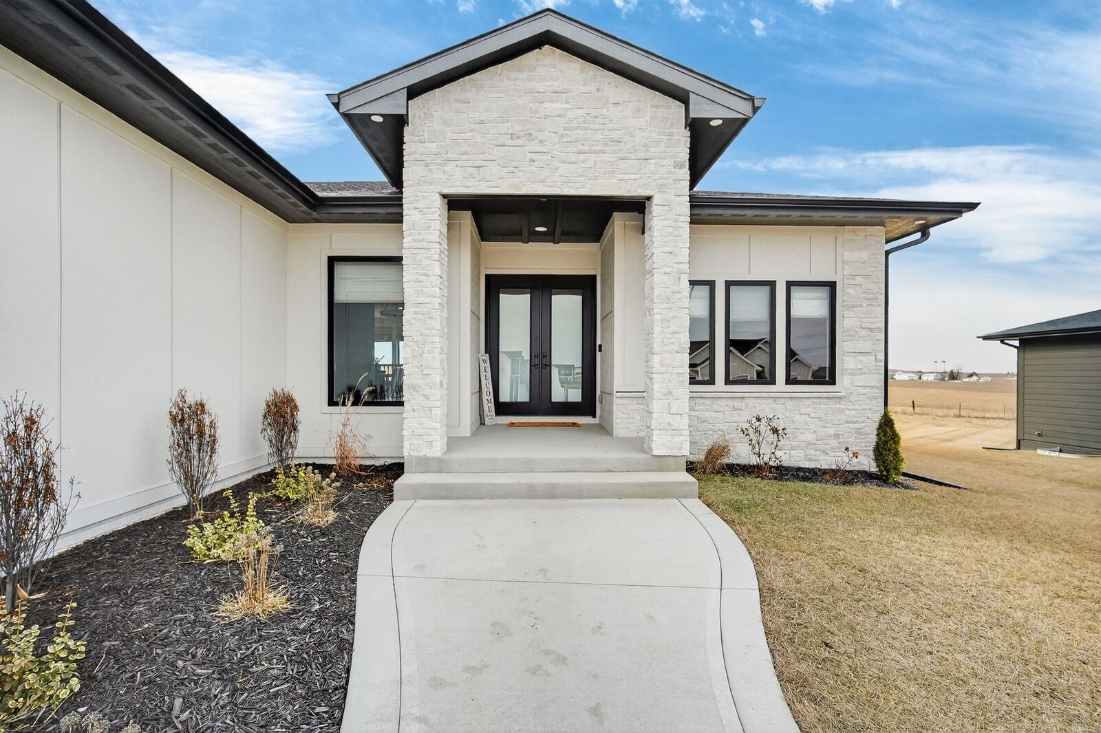 Property Photo: 2922 NW Beechwood Drive IA 50111