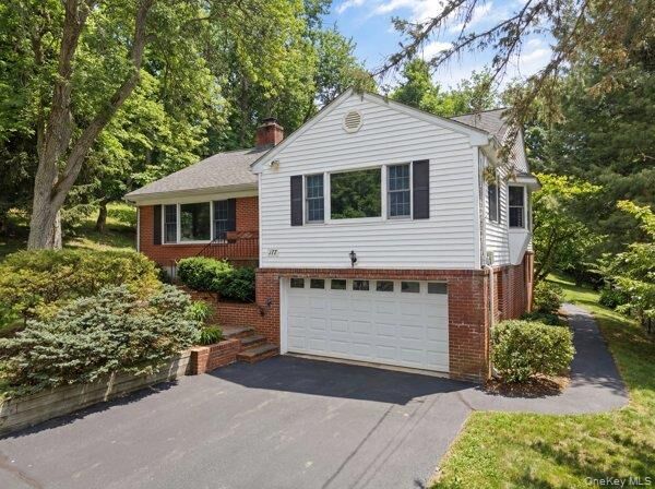 Property Photo:  117 Crest Drive  NY 10591 