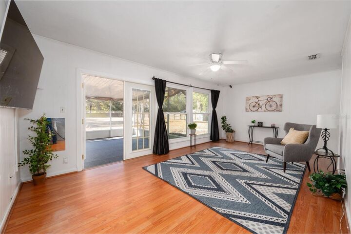 Property Photo: 7220 SW 75th Street FL 32608