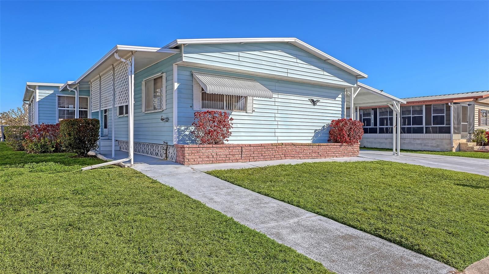 Property Photo: 203 50th Avenue Plaza E FL 34203