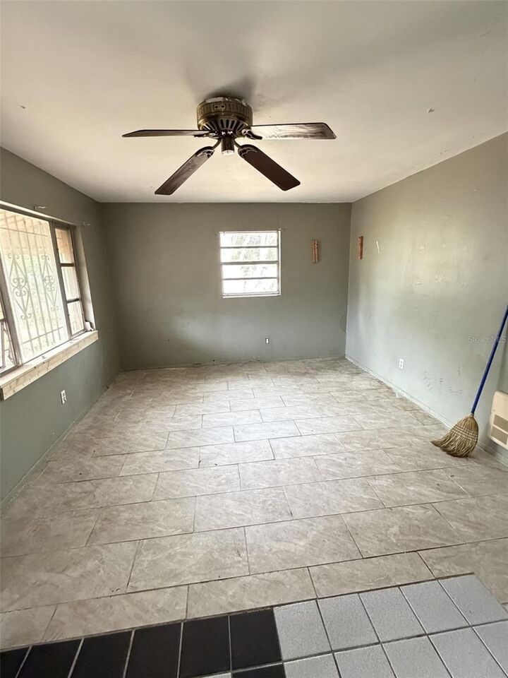 Property Photo: 1401 NW 20th Avenue FL 34475
