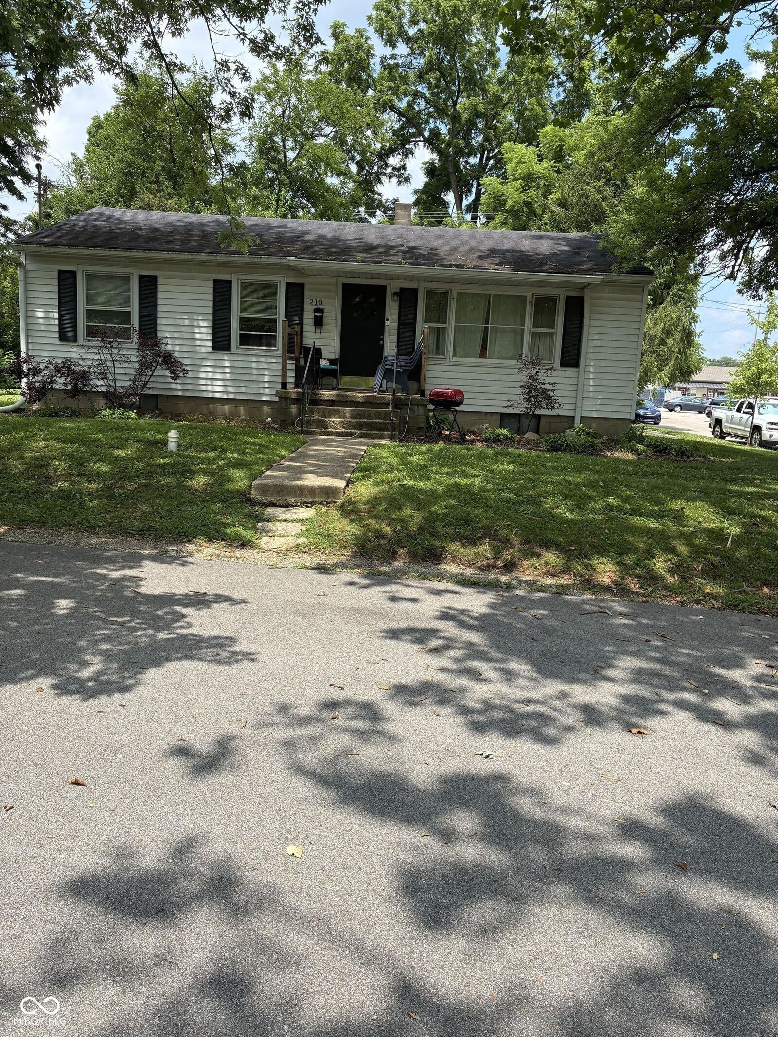 Property Photo:  210 W Sycamore Street  IN 46077 