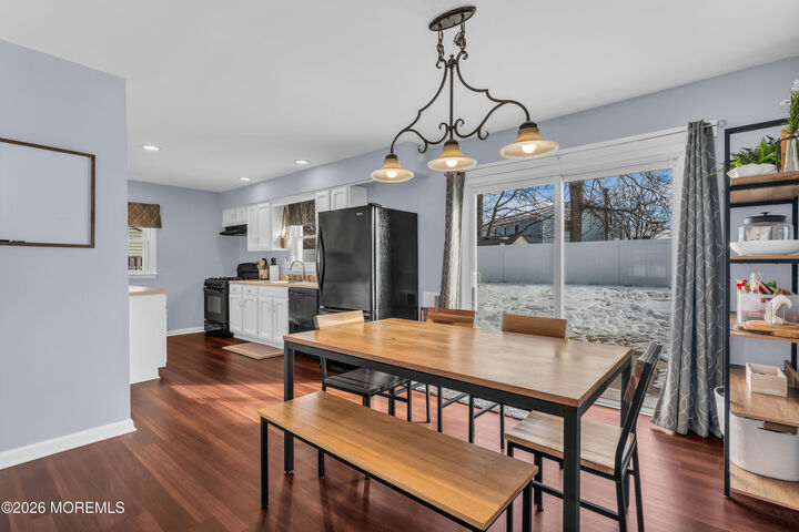 Property Photo:  9 Ivy Place  NJ 07731 