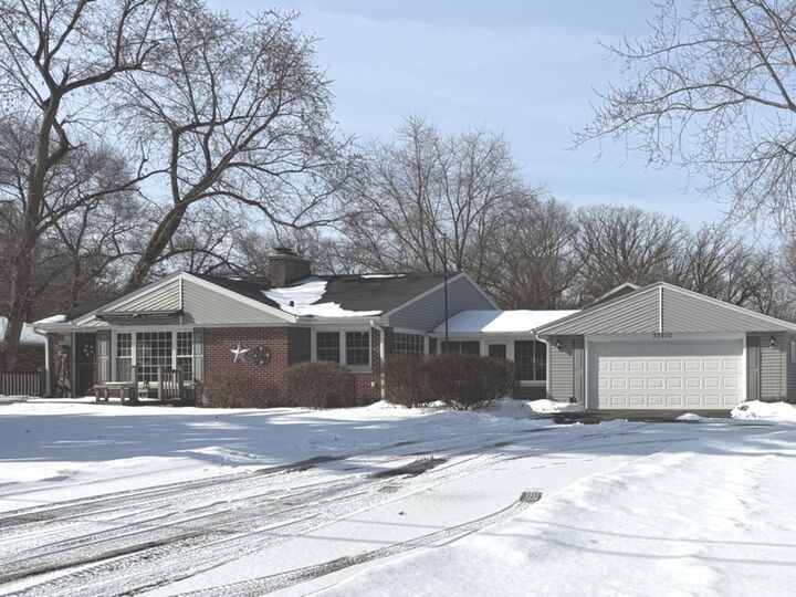 Property Photo: 37610 N Holdridge Avenue IL 60087