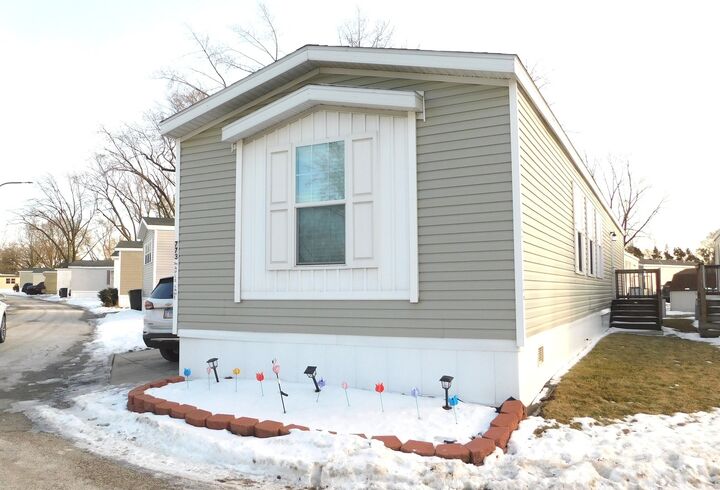 Property Photo: 773 Maple Lane IL 60458