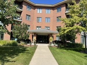 Property Photo:  875 E 22nd Street 204  IL 60148 