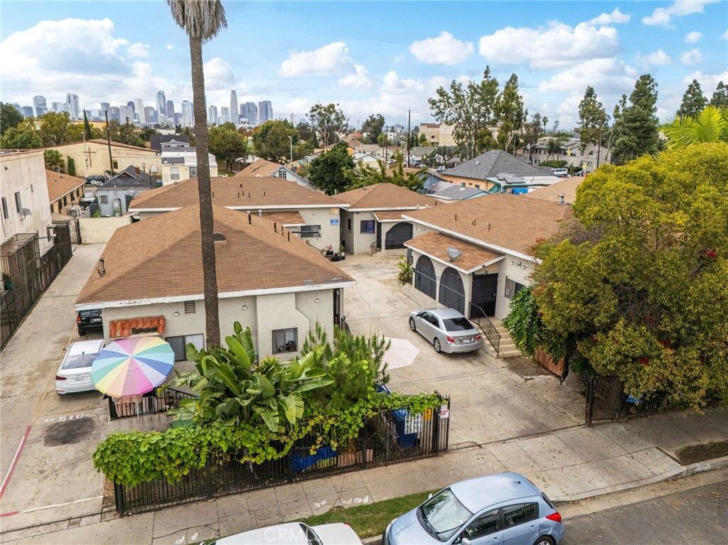 Property Photo: 917 E 40th CA 90011