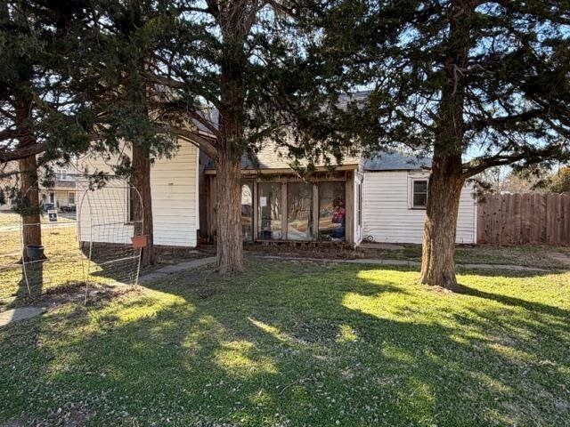 Property Photo:  520 Howard St  OK 73736 