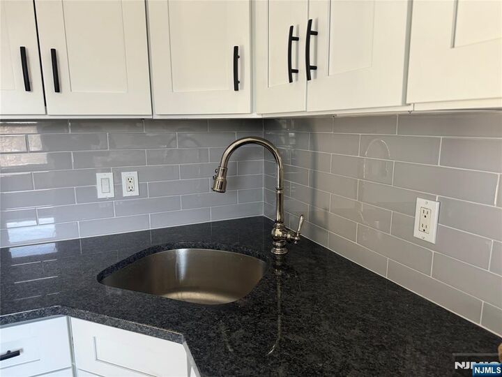 Property Photo:  114 Doremus Avenue 2nd Floor  NJ 07450 