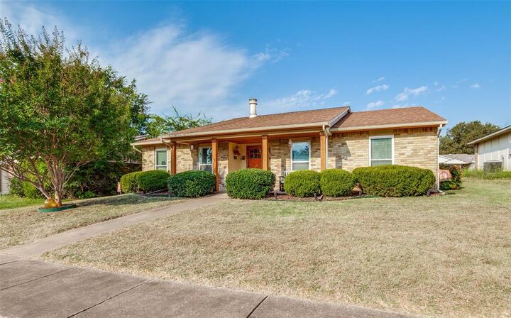 Property Photo:  7430 Cloverglen Drive  TX 75249 