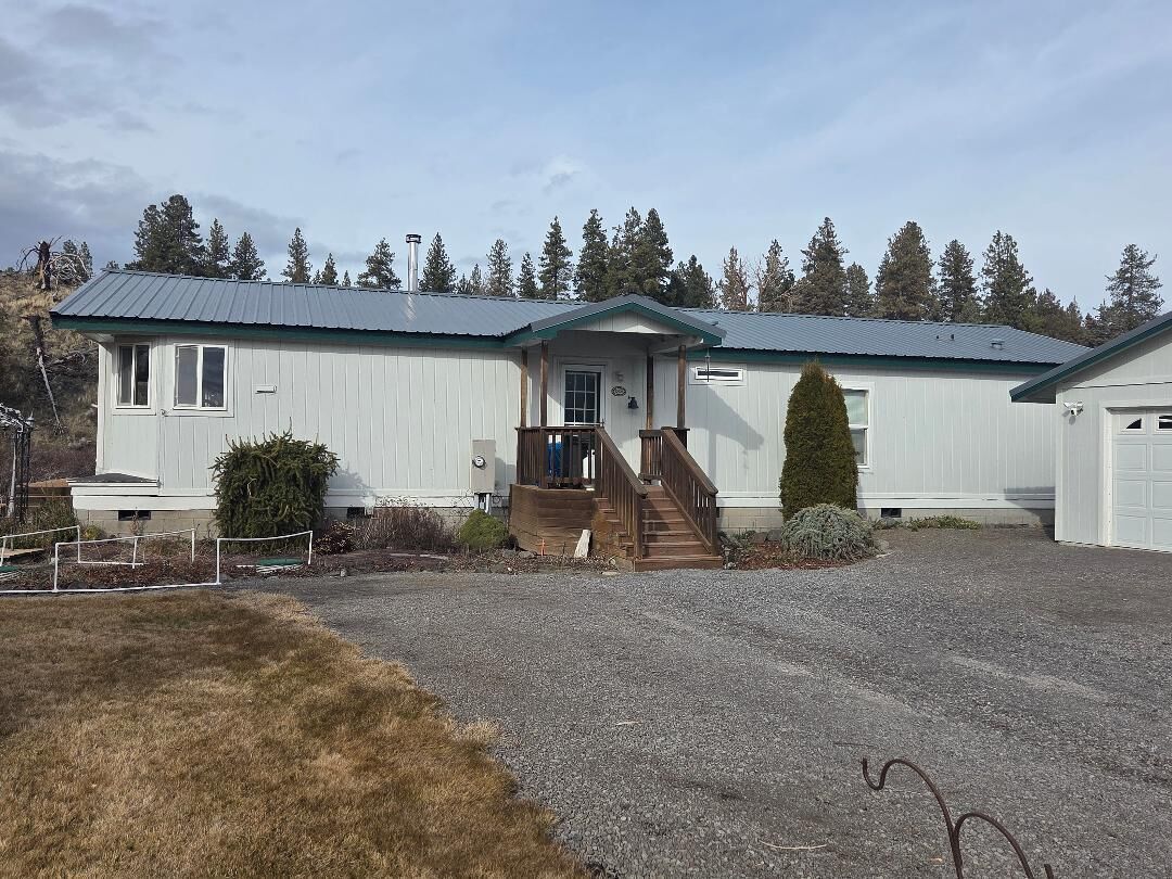 Property Photo: 32928 Rivers Drive OR 97624