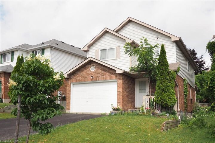 Property Photo:  429 Exmoor Street  ON N2K 3X5 