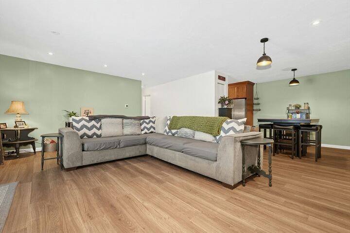 Property Photo:  6 Thayer Pond Drive 11  MA 01537 