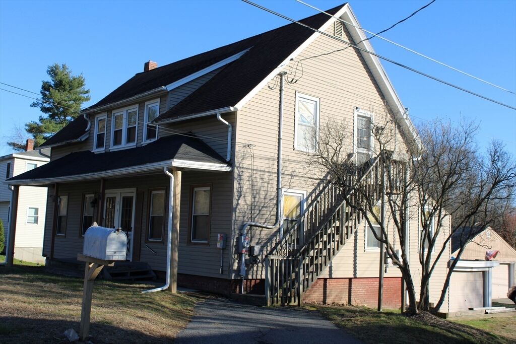 Property Photo:  25 Quinebaug Road  MA 01571 